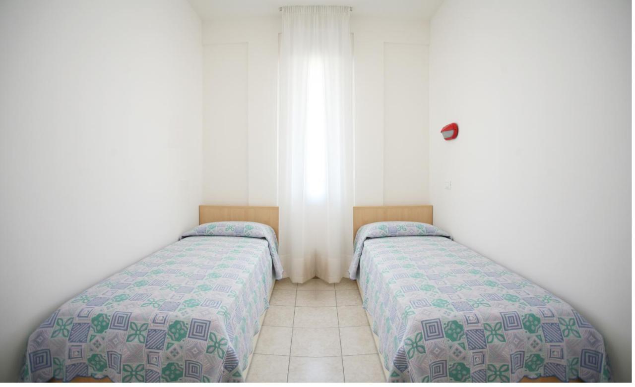 Residence Capinera ซอตโตมารีนา ภายนอก รูปภาพ